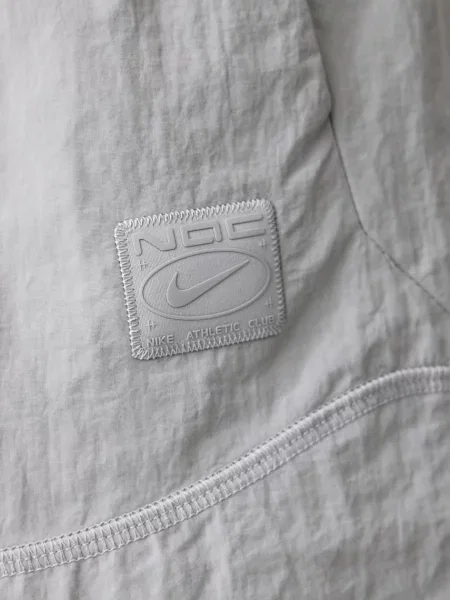 Спортивные шорты Nike