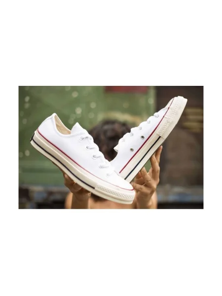 Pantofi Converse retro din canvas alb