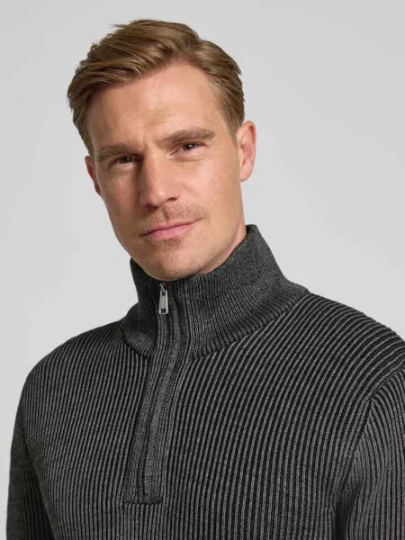 Bluza o kroju regular fit z kołnierzem i prążkowaną dzianiną szara