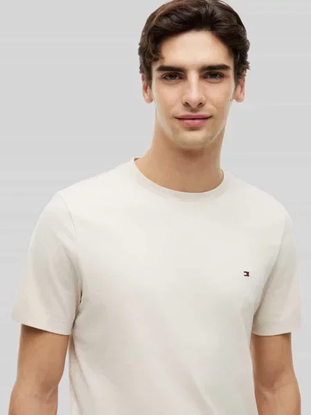 T-shirt o kroju regular fit z czystej bawełny Tommy Hilfiger biała