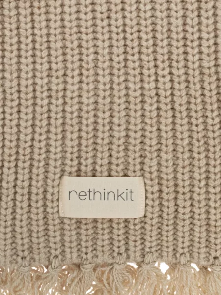 Fular Rethinkit Studios cu franjuri tricotate