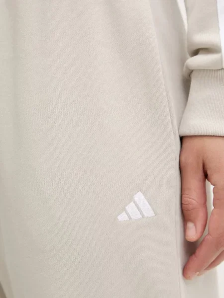 Adidas Спортен панталон Essentials бежово