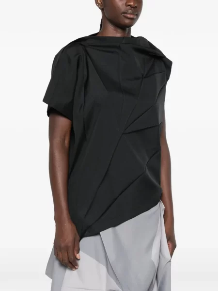 Top 132 5. Issey Miyake asimetric negru