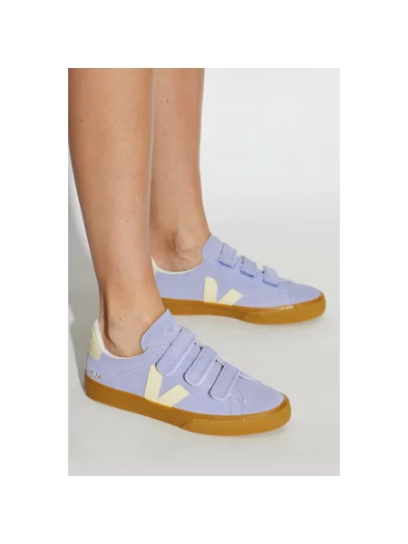Sneakersy Veja zamszowe z logo fioletowe