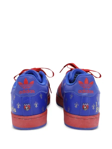 Top Adidas cu dungi cu imagine lung alb