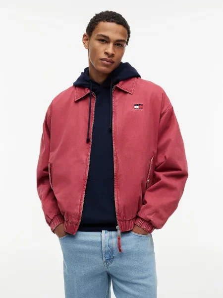 Tommy Jeans Prehodna jakna svetlo rdeča