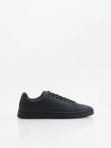 Reserved Pantofi sport din piele ecologică negru