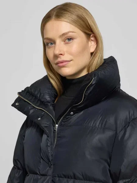 Kurtka puchowa o kroju relaxed fit ze stójką Gant