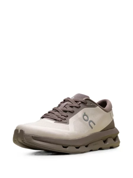 Sneakerși On
