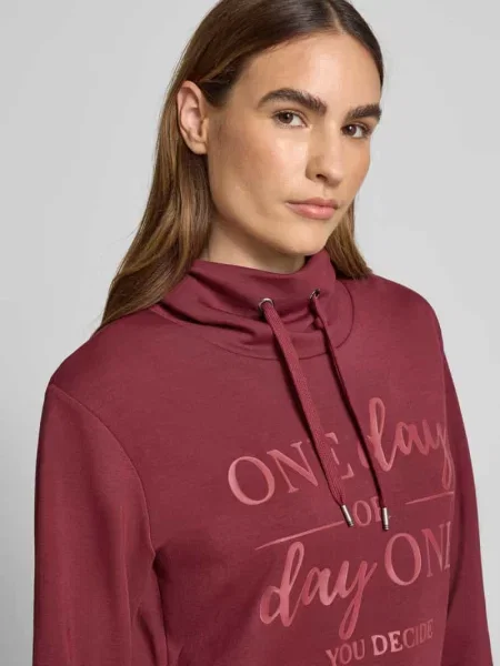 Bluza ze stójką i tunelem model ‘BANU’ Soyaconcept bordowa