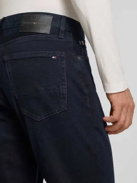 Jeansy o kroju straight fit z mieszanki bawełny model ‘MERCER’ Tommy Hilfiger niebieski