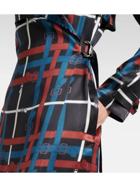 Rochie Burberry în carouri de costum