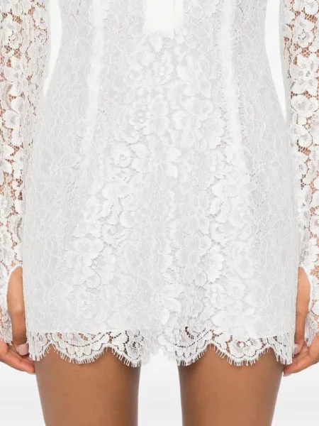 Rochie maxi Rowen Rose din dantelă lungă de costum alb