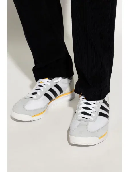 Sneakerși Adidas Ozweego din piele de căprioară alb