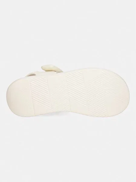 Босоножки Goe