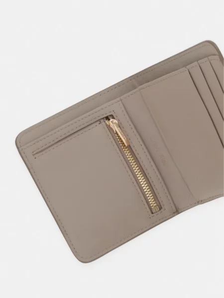 Calvin Klein női bőr pénztárca bézs
