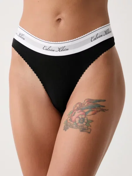 Calvin Klein Underwear tanga s bavlnou černé