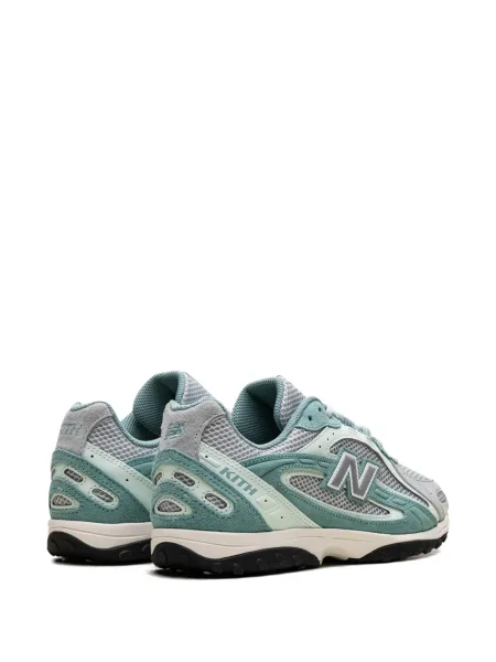Sneakerși New Balance cu șireturi din dantelă alb