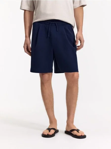 Reserved Pantaloni scurți comfort fit bleumarin