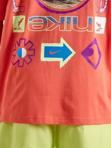 Běžecké fleecové tričko s potiskem Nike s potiskem černé