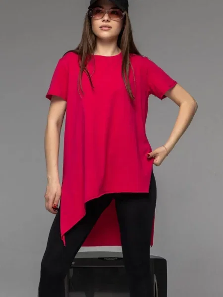 Женская футболка свободного кроя рожева