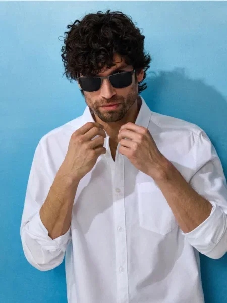 Sinsay košile s dlouhými rukávy a náprsní kapsou bílá