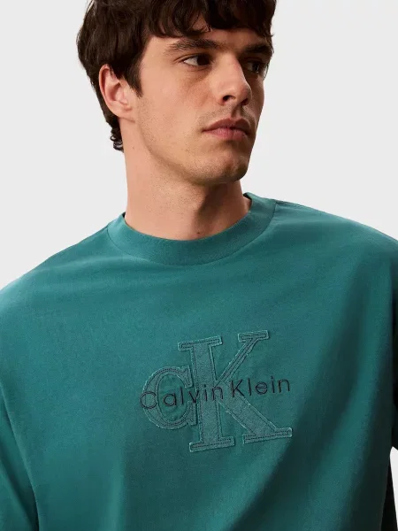Льняная футболка Calvin Klein Jeans с аппликацией зеленая
