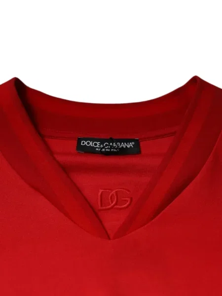 Тениска Dolce & Gabbana бродирана с V-образно деколте червено