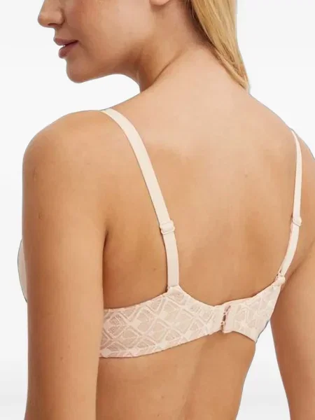 Sutien Chantelle din dantelă