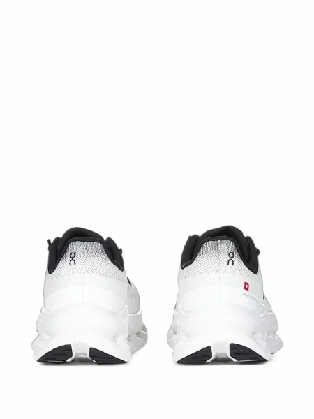 Sneaker On fehér