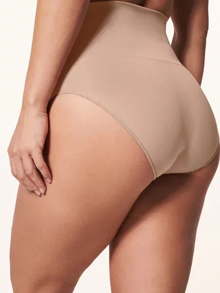 Spanx Majtki Modelujące Ecocare Everyday beige beżowe