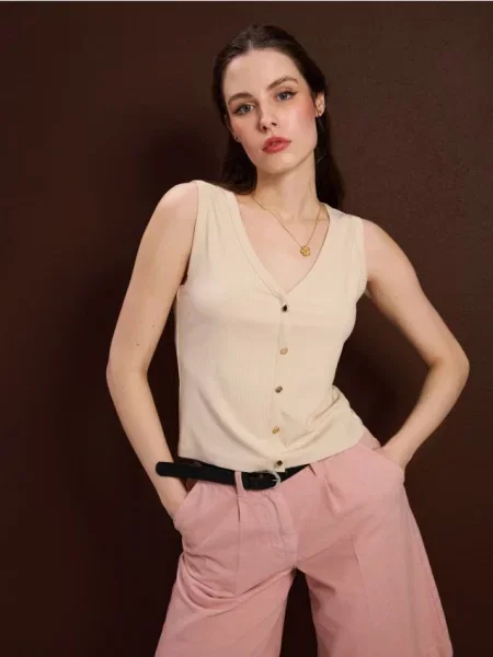 Жилет з віскозою нюдовий