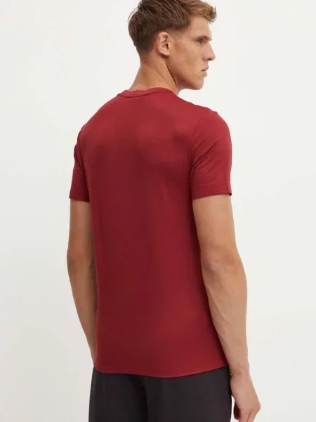 Tričko Emporio Armani vínová s aplikací
