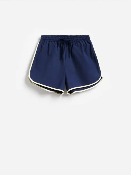 Reserved Pantaloni scurți din bleumarin