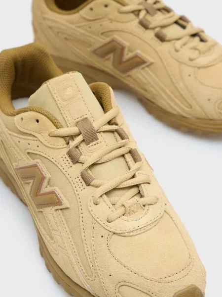 Замшеві кросівки New Balance жовті