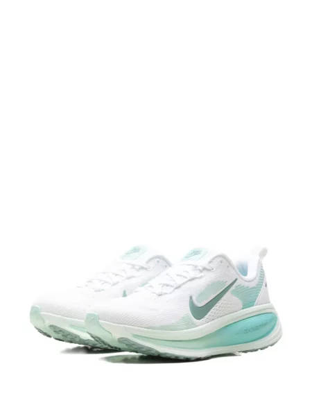 Sneakerși Nike Zoom cu decolteu în V negru