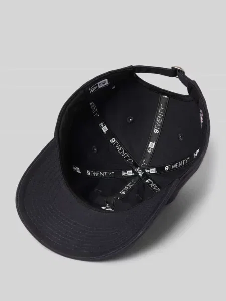 Czapka z daszkiem z wyhaftowanym logo New Era granatowa