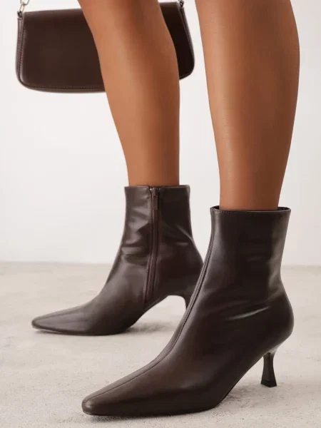 Botine cu stiletto tip kitten heel Crisil maro