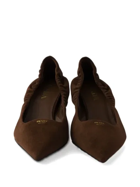 Pantofi cu toc Prada din piele de căprioară maro