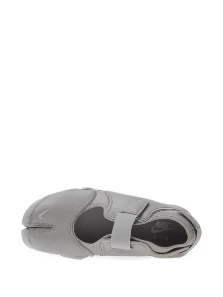 Top Nike gri