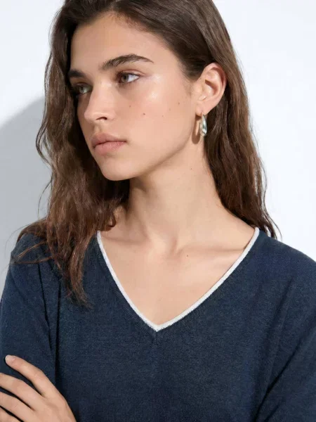 Sweter z dekoltem w serek i kontrastowymi lamówkami Teen S MANGO TEEN granatowy
