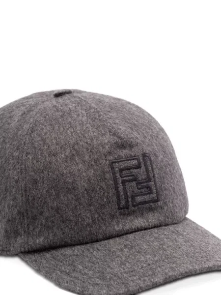 Șapcă Fendi cu broderie de lână gri