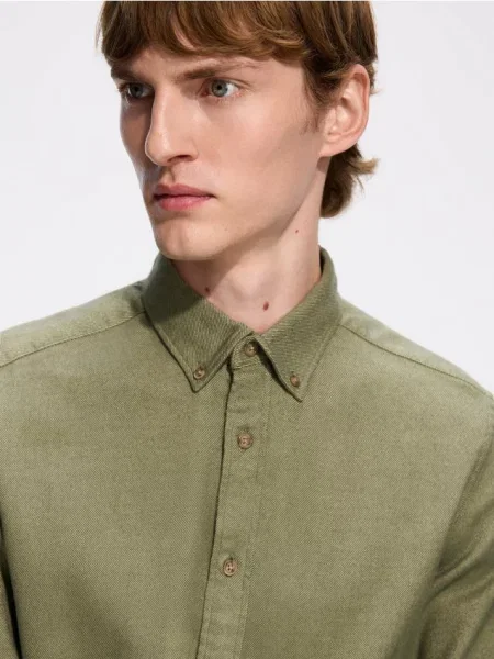 Reserved Cămașă regular fit din verde
