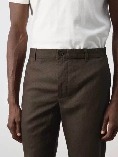 Spodnie slim fit z lnu czekoladowy Mężczyzna 40 MANGO MAN