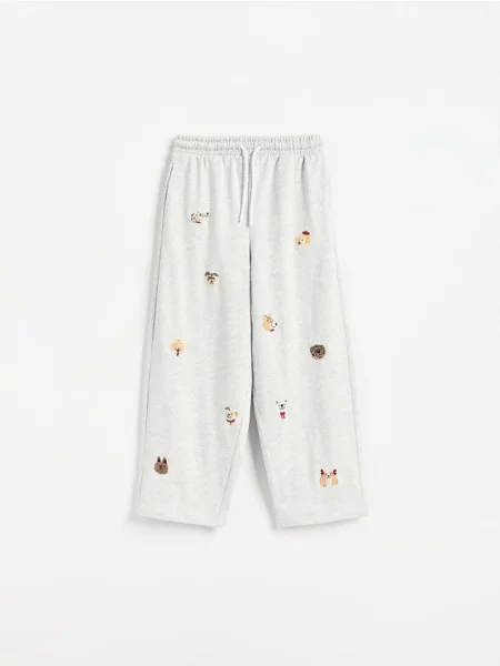 Reserved Pantaloni de trening lejeri deschis gri