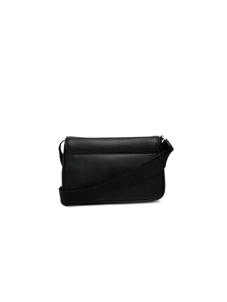 Calvin Klein Kabelka Raised Small Flap Messenger čierna