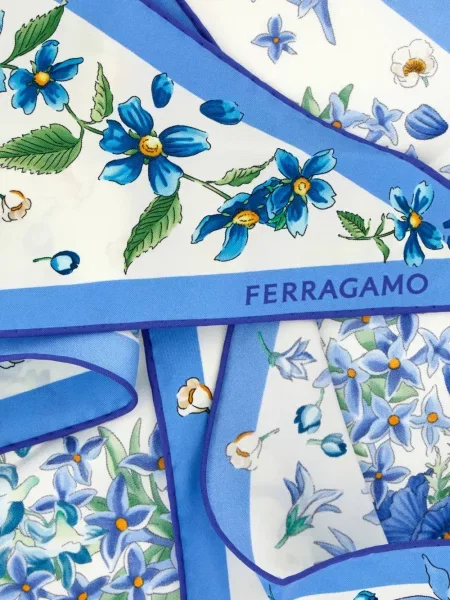 Fular Ferragamo cu imagine alb
