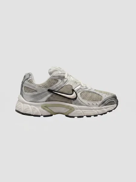 Повседневные кроссовки Nike бежевые