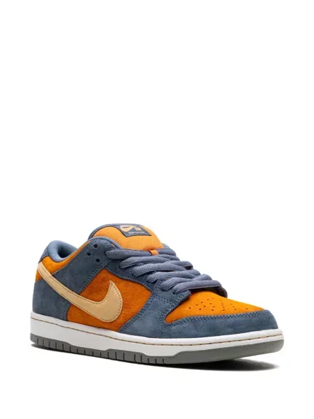 Sneakerși Nike Monarch portocaliu