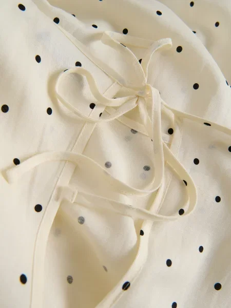 Reserved Сукня в горошок кремовий 